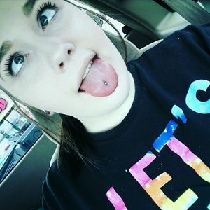 Meet your Posher, Kayla