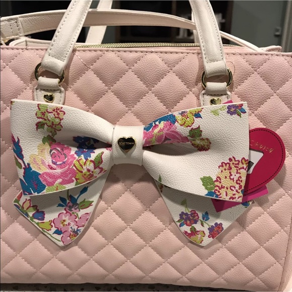 Betsey Johnson Be Mine Quilted Bag - Picture 2 of 8