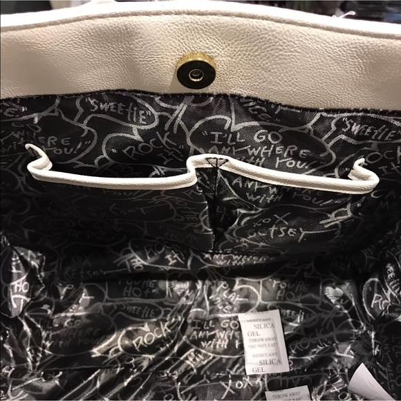 Betsey Johnson Be Mine Quilted Bag - Picture 6 of 8