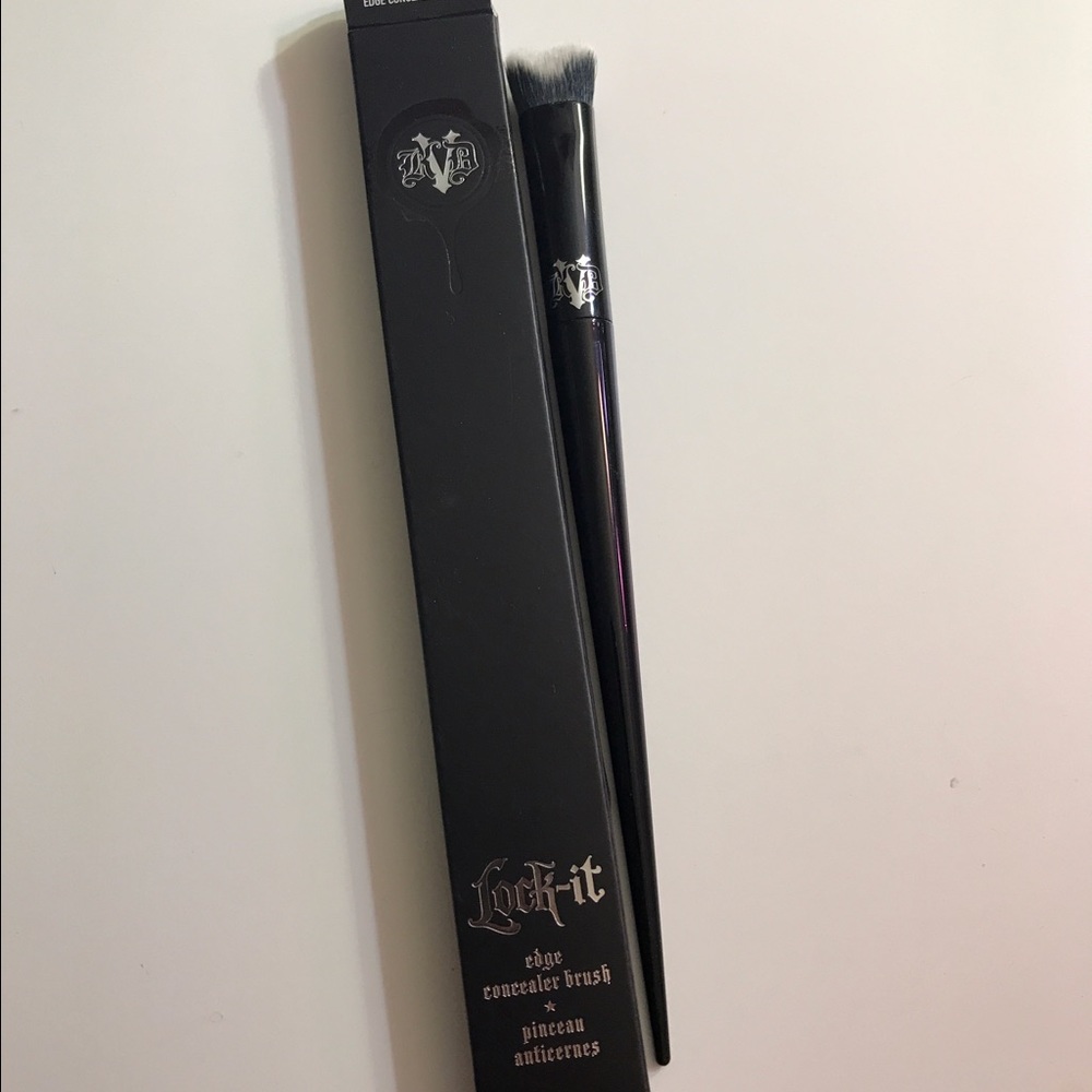 Kat von d concealer brush