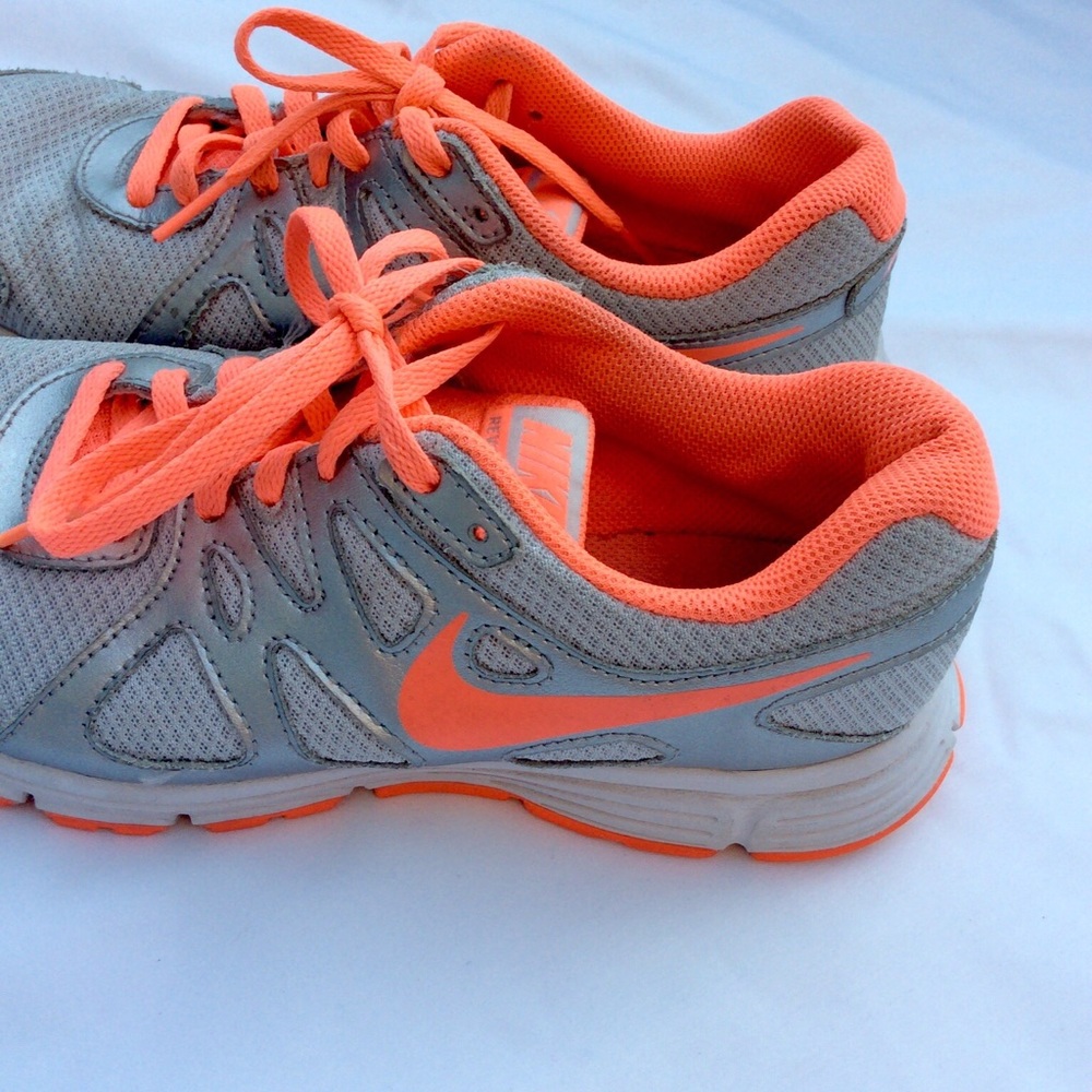 Nike Revolution 2