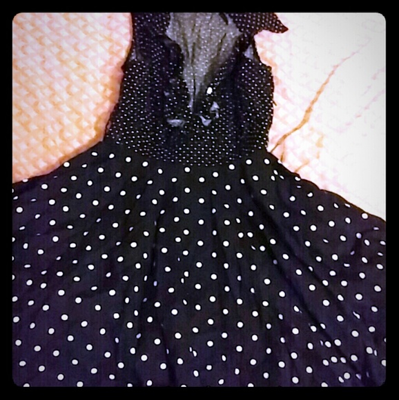 A dress - Picture 1 of 1