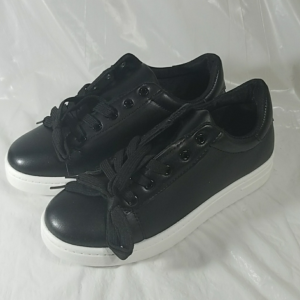 Mata size 7 women's shoes