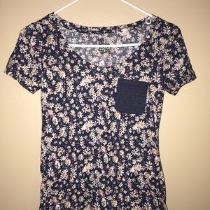 Short sleeve floral pocket tee