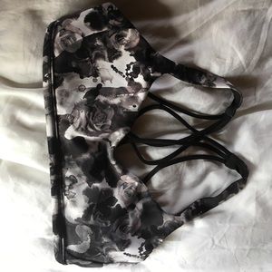 Lululemon size 6 sports bra