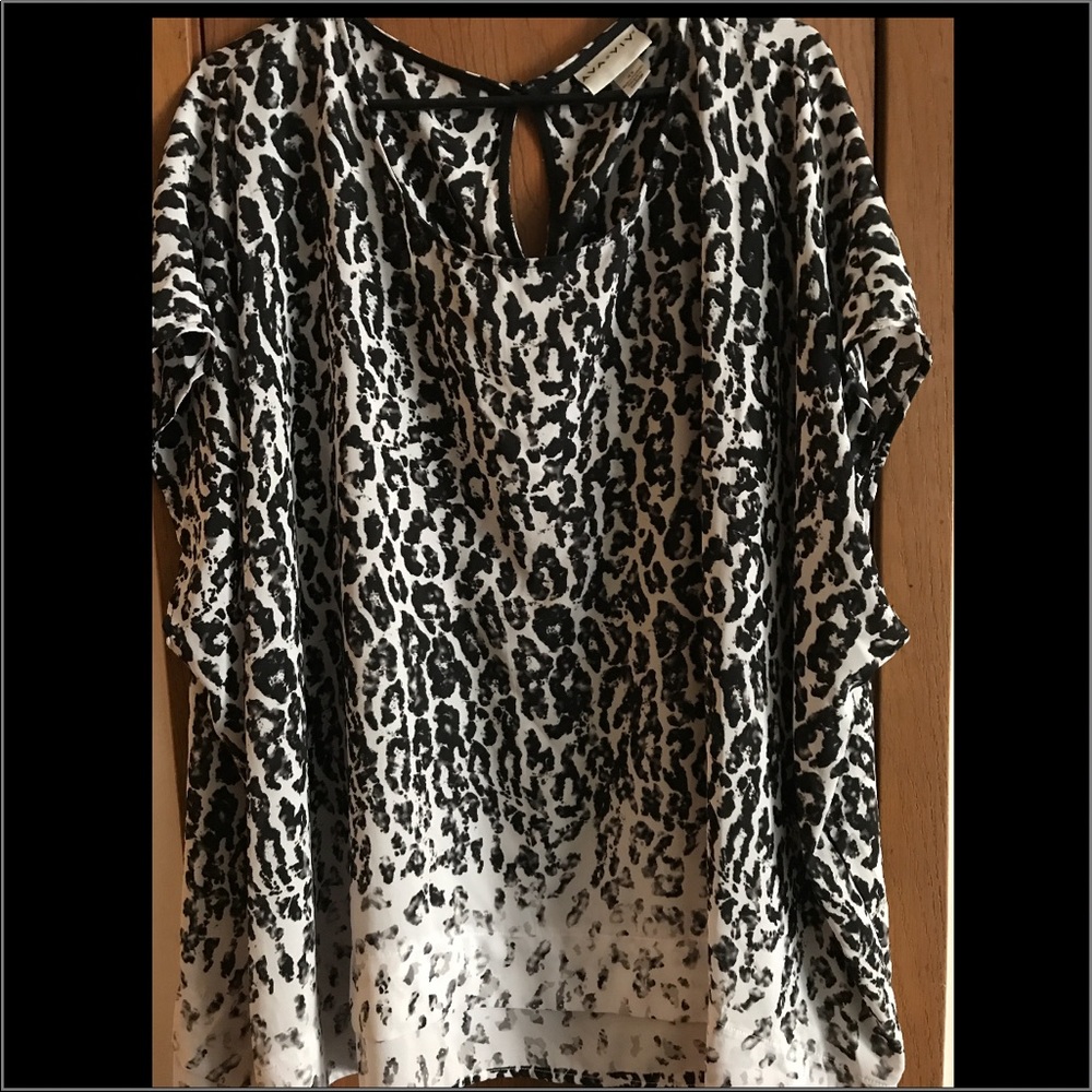 Ava & Viv top