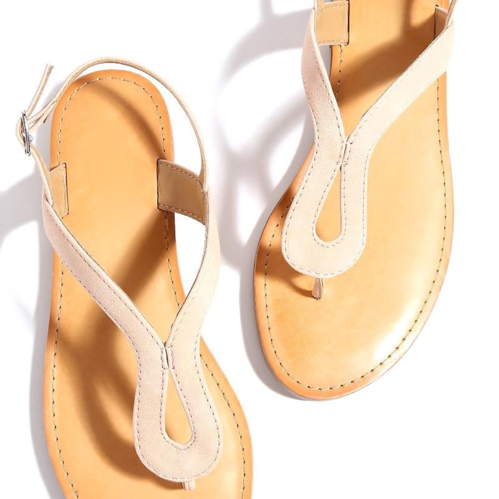 Flat sandals