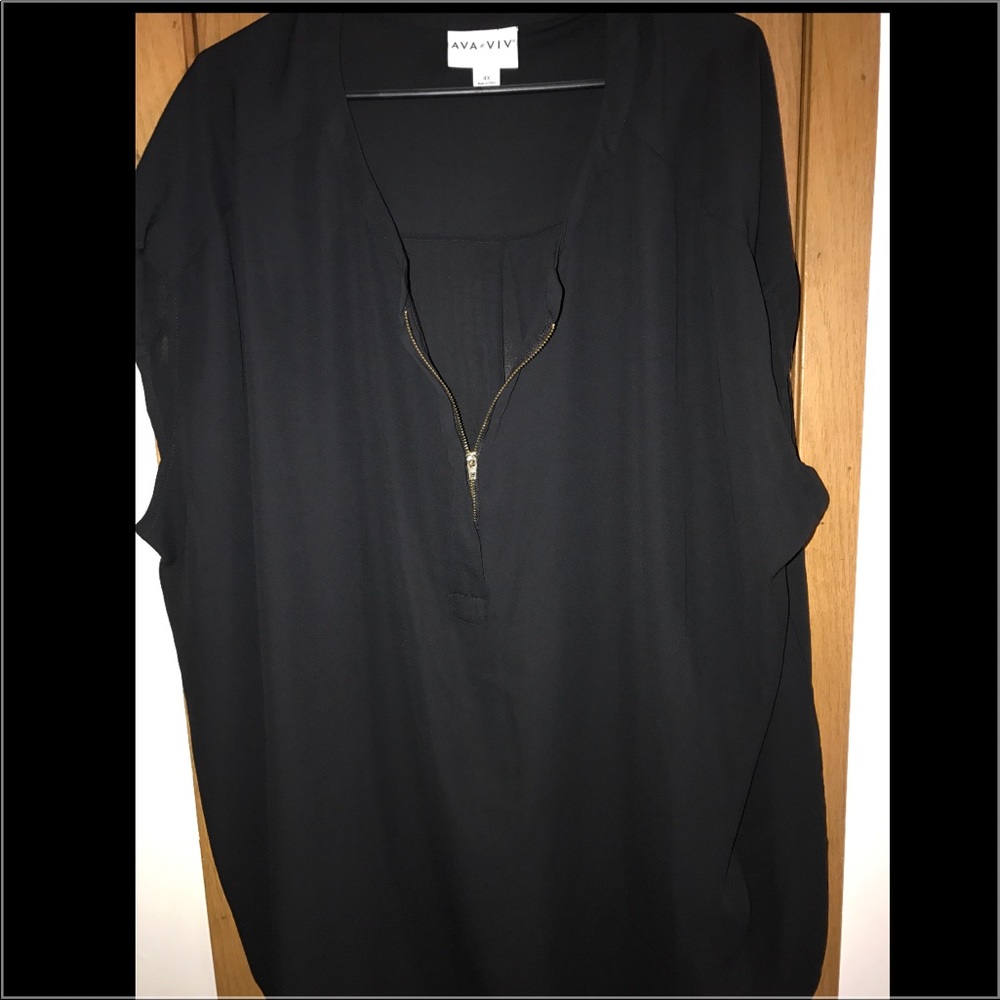 Ava & Viv top