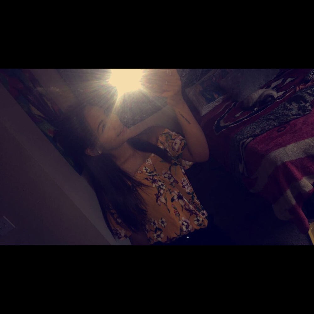 Meet your Posher, Emilee