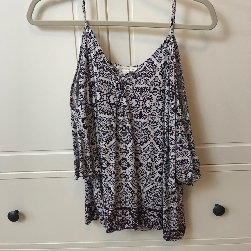 Purple and white shoulder cut out tank