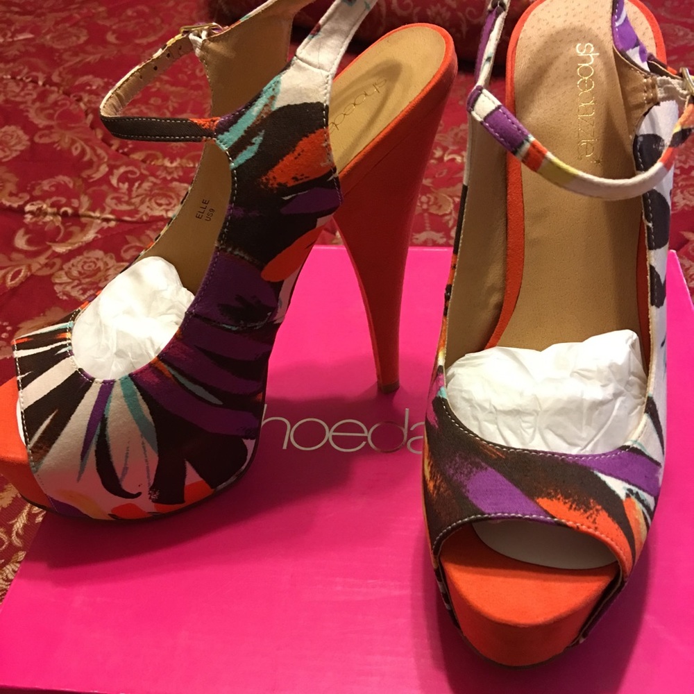 SOLD!! Colorful and gorgeous sexy and fun heels