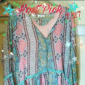 Grace and Lace Top 🎉Statement Style Host Pick🎉