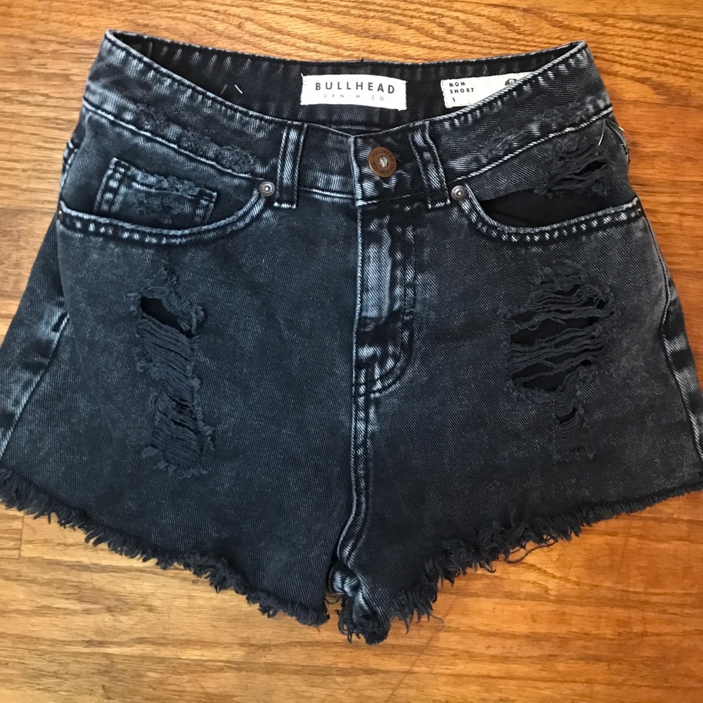 Bullhead mom shorts