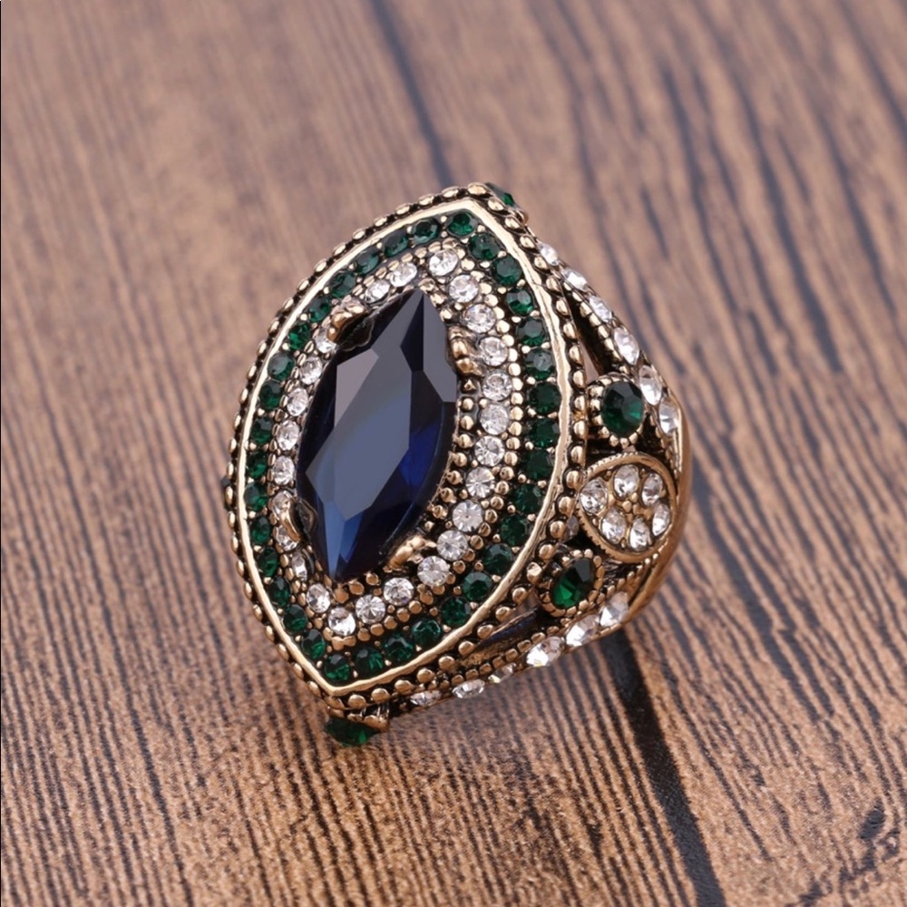 Luxury Vintage Style Gold Fashion Ring