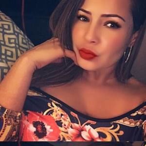 Meet your Posher, Rena