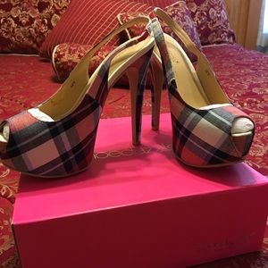 Brand new flannel pattern heels