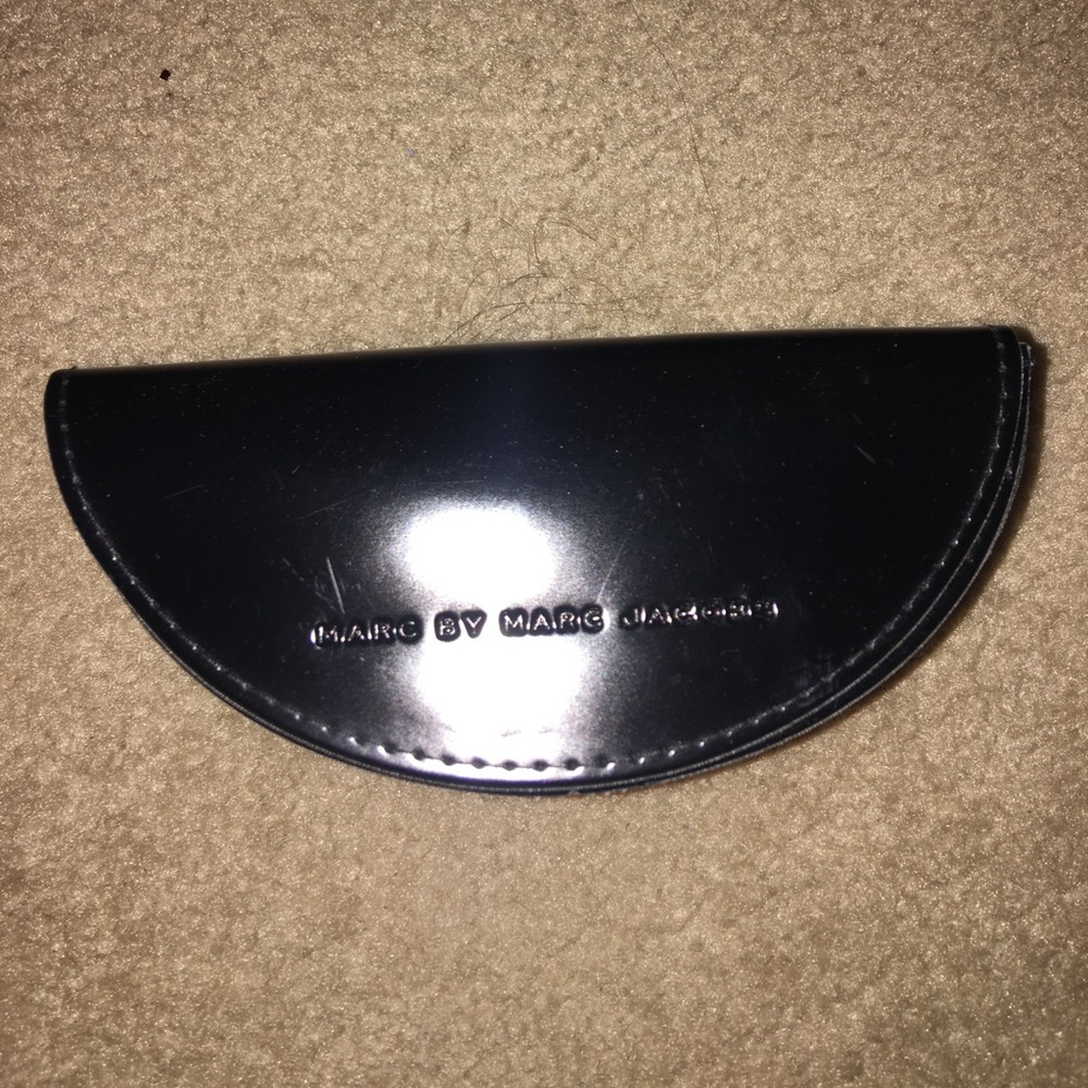 Marc by Marc Jacob's sunglasses holder