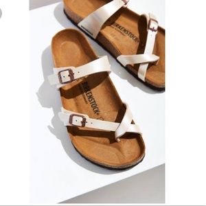 ISO these Birkenstock!!! Size 8
