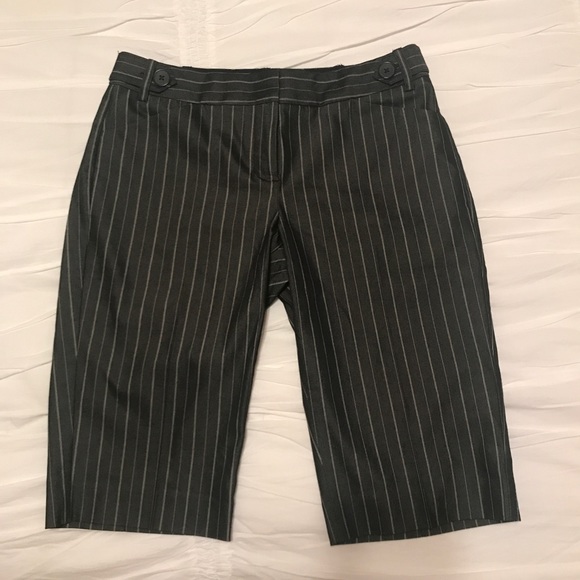 Express Editor Capri Striped Pants 👖 - Picture 2 of 6