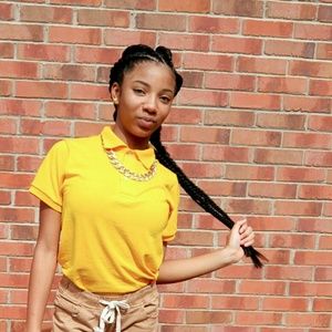 Meet your Posher, Khalia