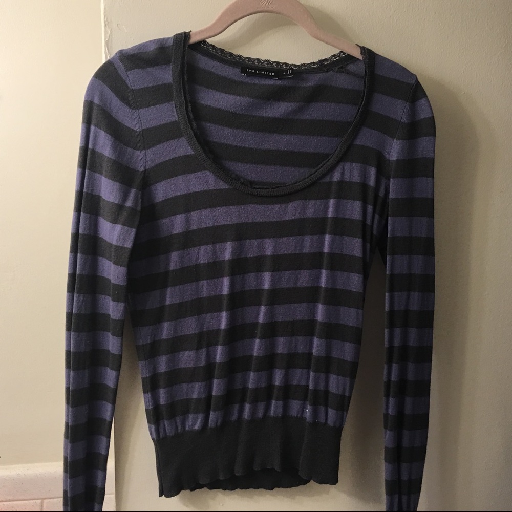 Limited lilac and gray top