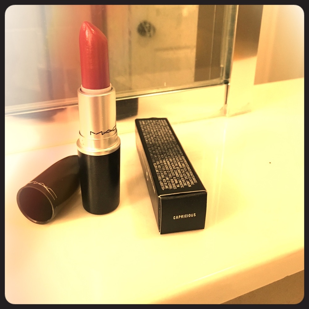 Lustre lipstick