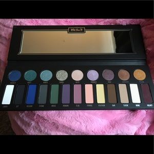 Kat Von D Metal/Matte limited edition palette.