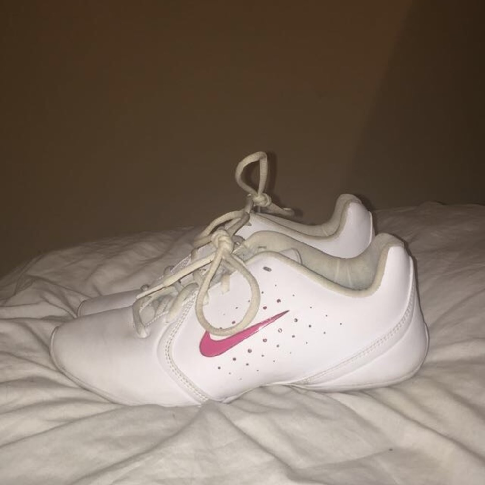 Nike sideline III cheer shoes