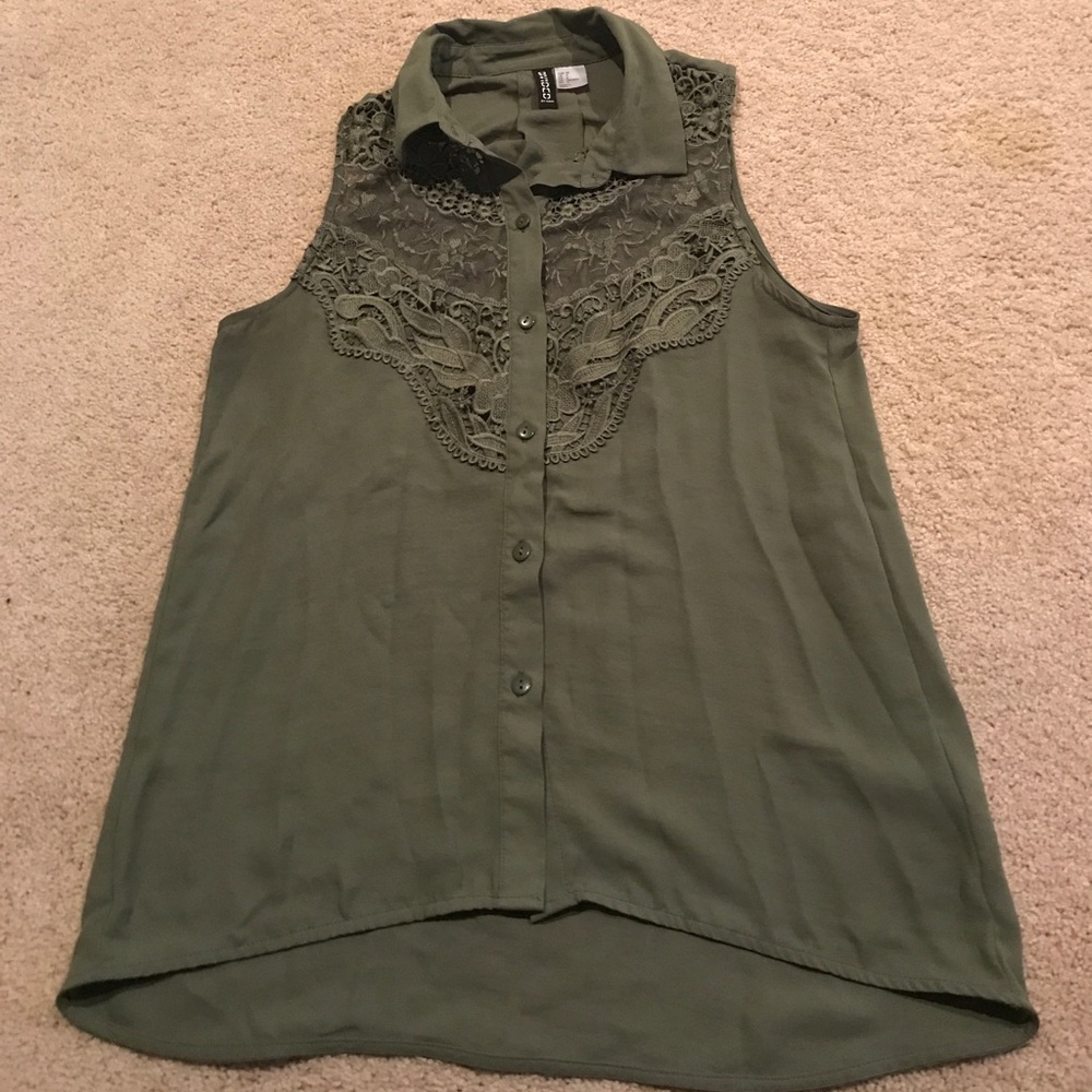 Green collared top