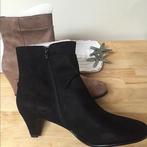 BRAND NEW Comfortable Ankle Boot! In BLACK!