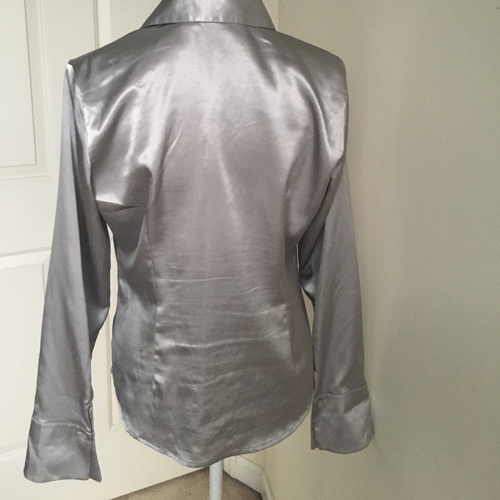 Button down top - Picture 2 of 4