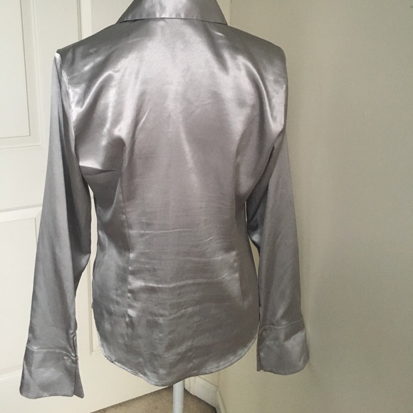 Button down top - Picture 2 of 4