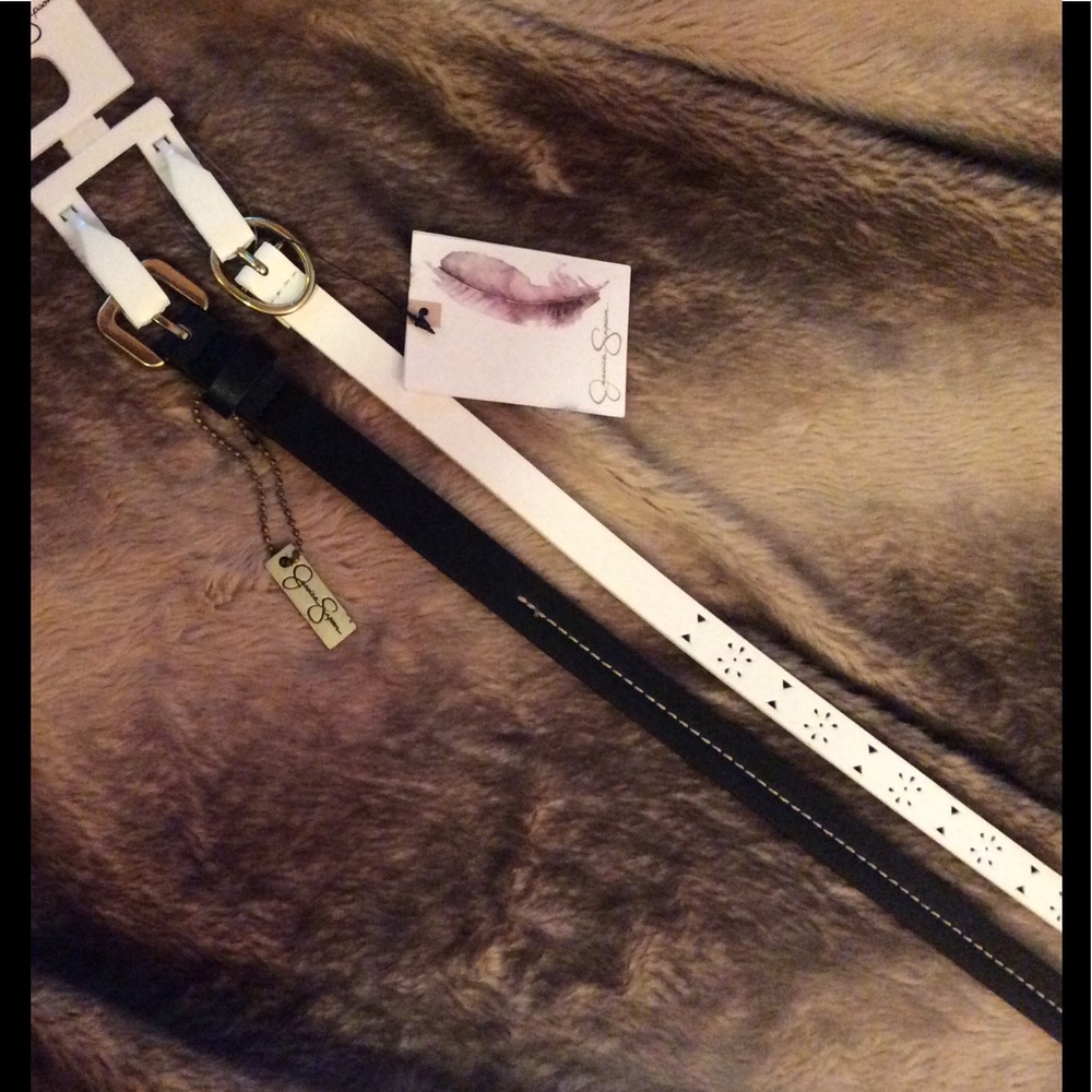 🌹Jessica Simpson bundle blk n white thin belt set