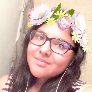 Meet your Posher, Violeta