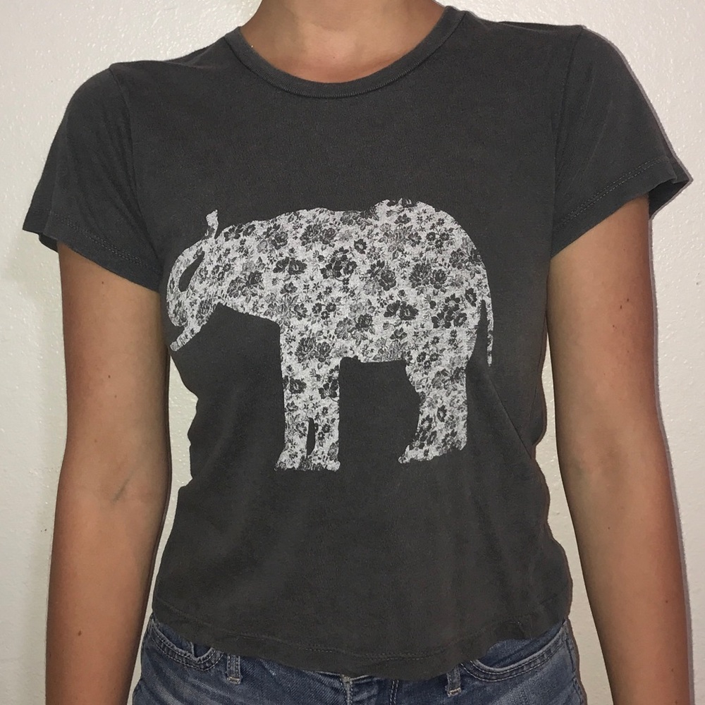 Cropped grey elephant top