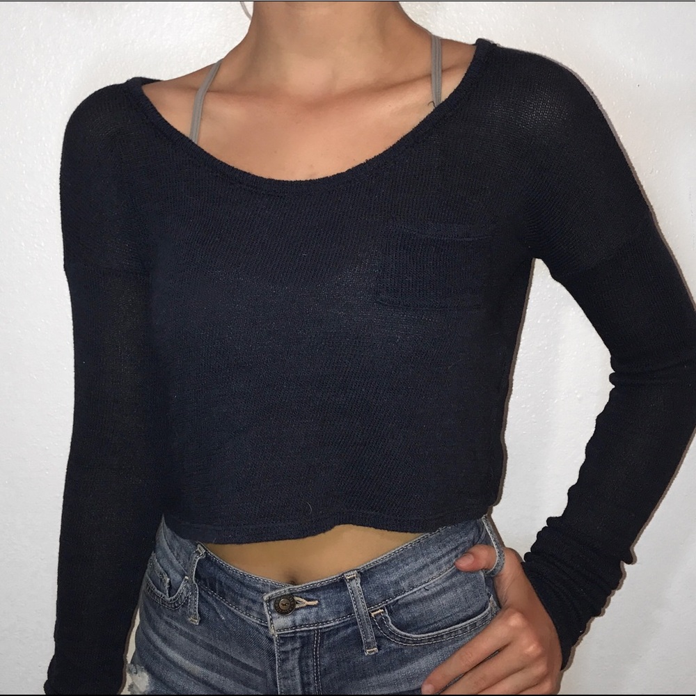 Cropped long sleeve top