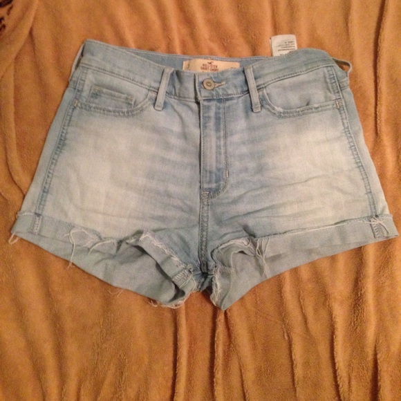 Hollister High-rise Jean Shorts. - Picture 1 of 1