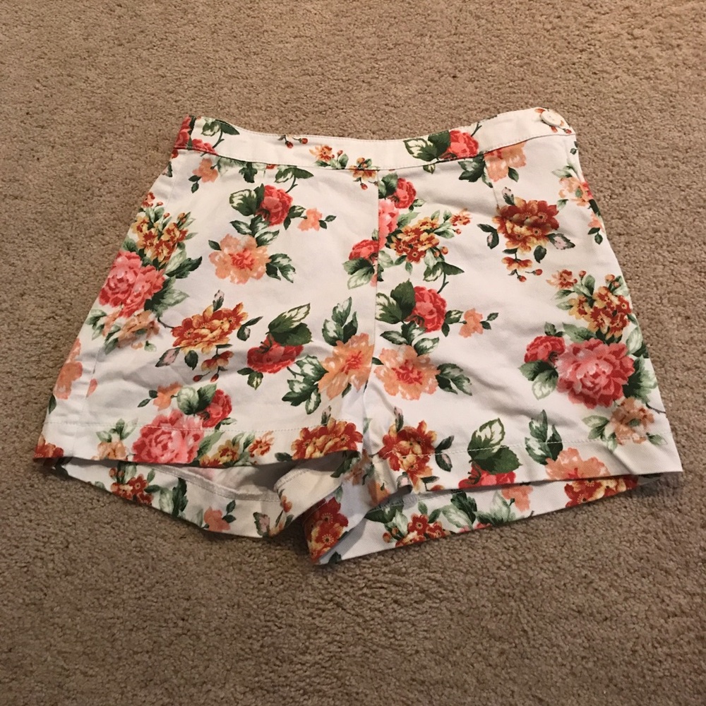 Floral high waisted shorts