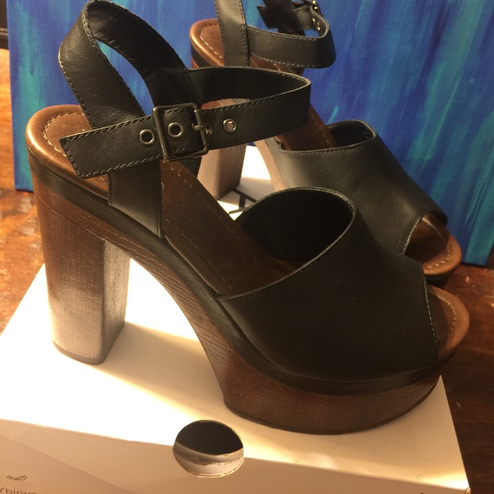 Aldo platform sandals