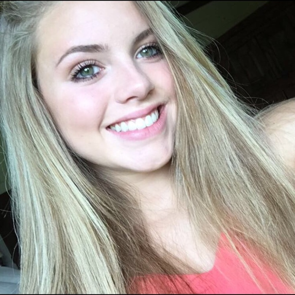 Meet your Posher, Bella