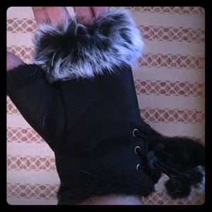 Cute fingerless fur tip gloves
