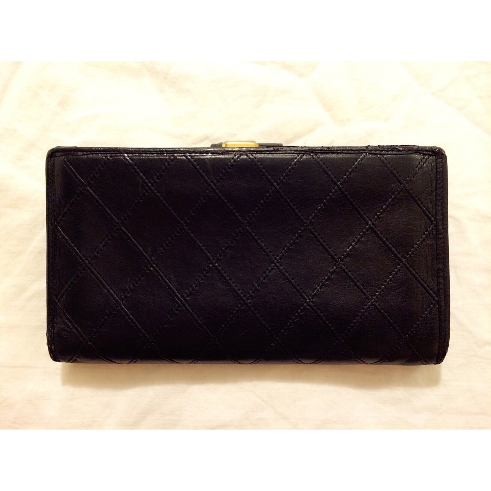 Chanel Wallet - Picture 3 of 8
