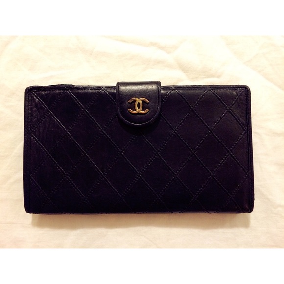 Chanel Wallet - Picture 2 of 8