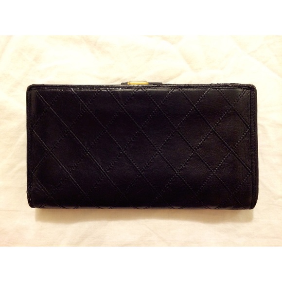 Chanel Wallet - Picture 3 of 8