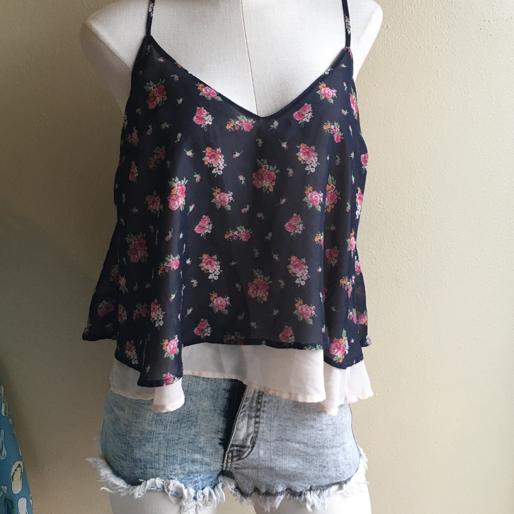 (5/$25SALE) Love tree floral top size Large