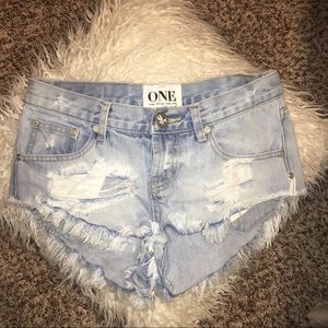 ONE TEASPOON SHORTS. Size 25 fit like a 26