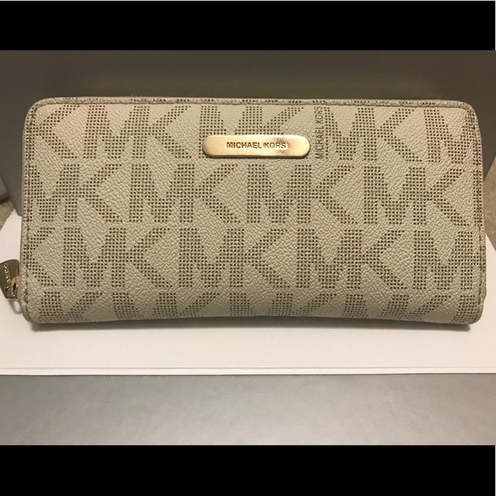 Michael Kors wallet