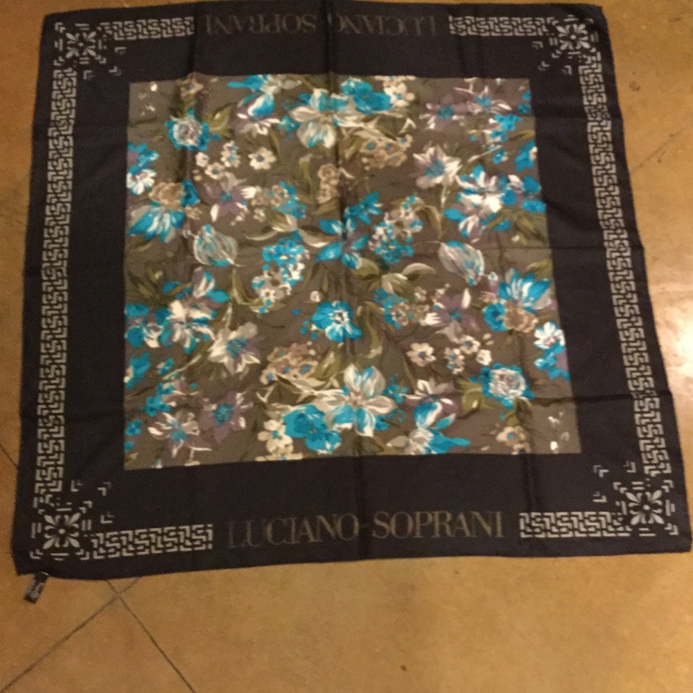 Luciano Soprani Scarf