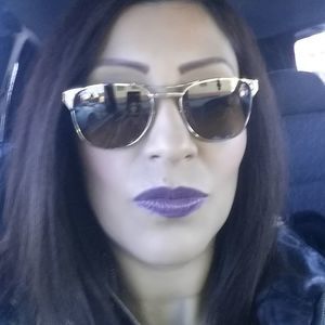 Meet your Posher, Isabel