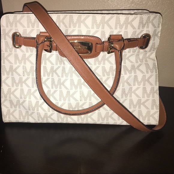 Michael Kors bag. Immaculate condition. - Picture 3 of 3